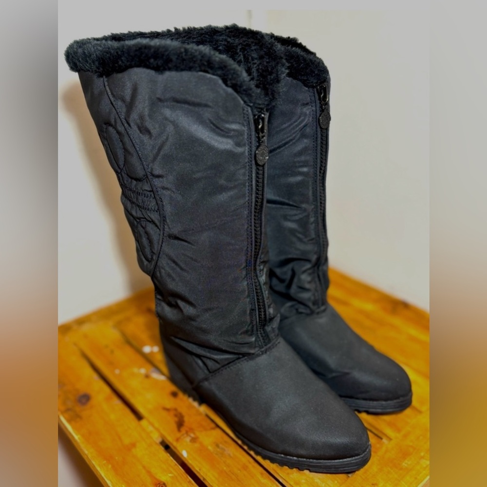 Softspots Coronado winter cozy boots. Size 7 WW